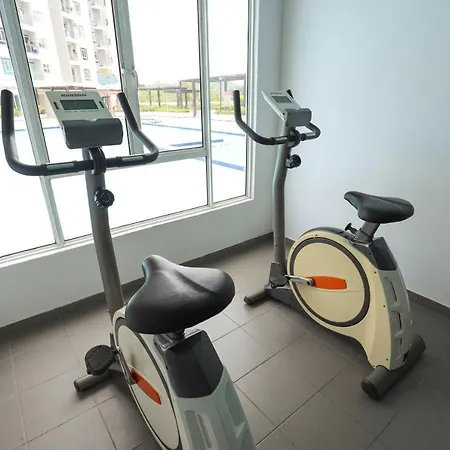 Cozy 3-Bedroom Condo With Pool - Seri Kembangan Exterior photo